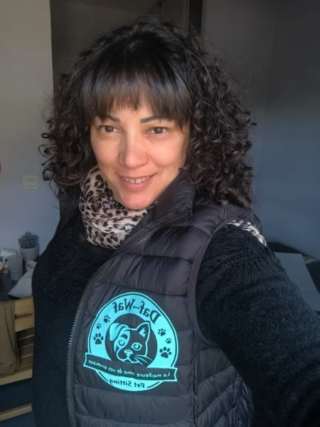 Daphnée pet sitter agréée est la fondatrice de daf-waf pet sitting à Eyglier 05